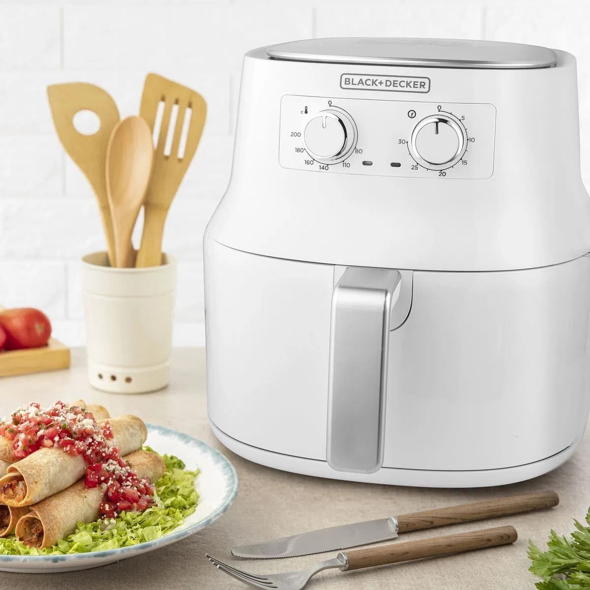 Freidora de Aire Black + Decker de 4.5 Litros Blanca| HF4004W - Image 5